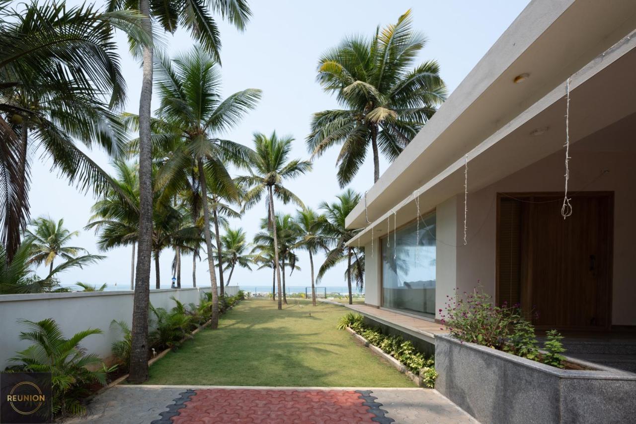 Reunion Ocean Elite - Beach House Udupi Bagian luar foto